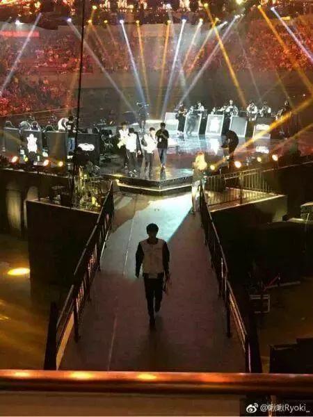 司马老贼赛后采访强忍笑容 (最新司马老贼赛后采访)