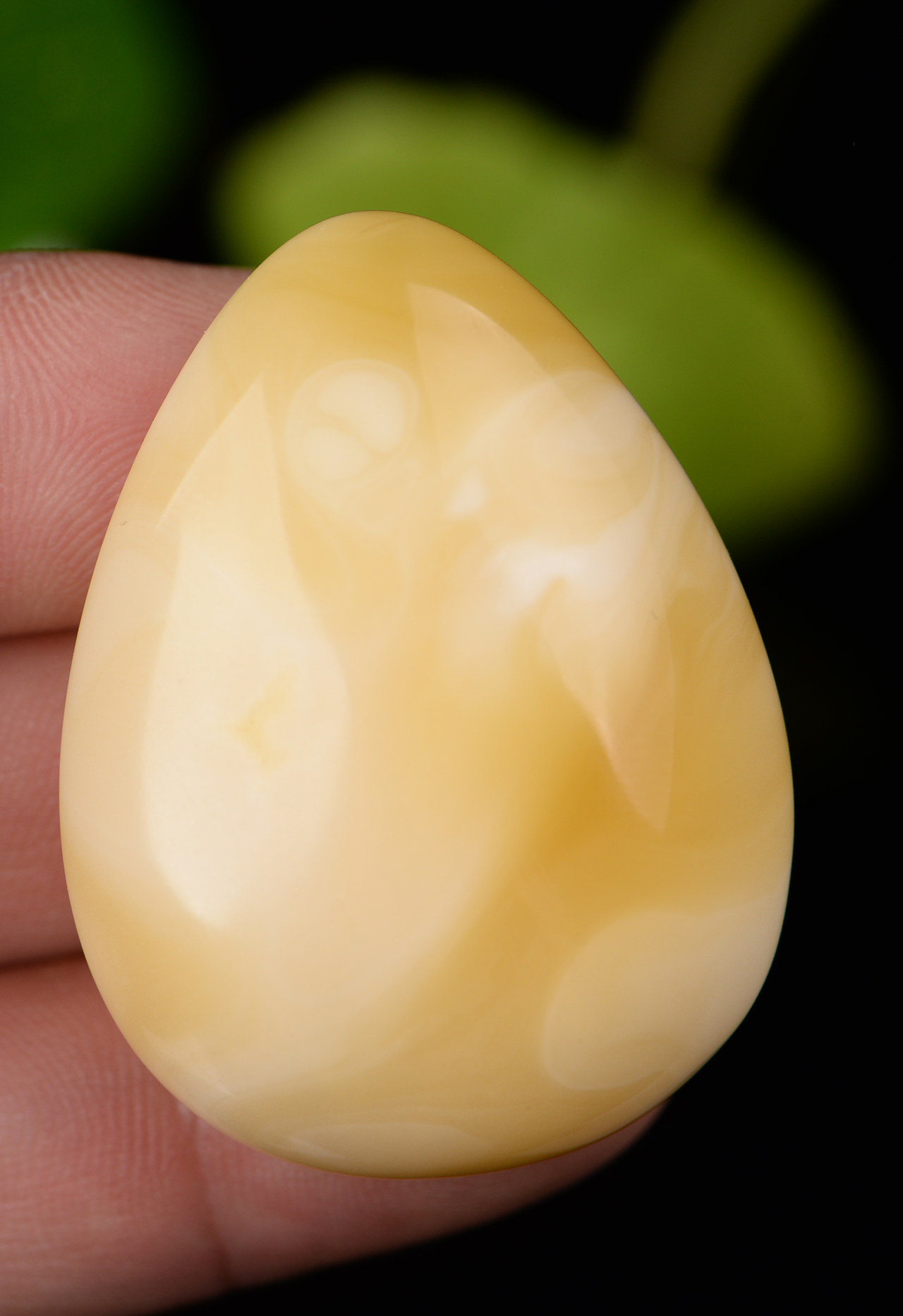 琥珀和蜜蜡哪个更对身体好,琥珀蜜蜡最全知识梳理