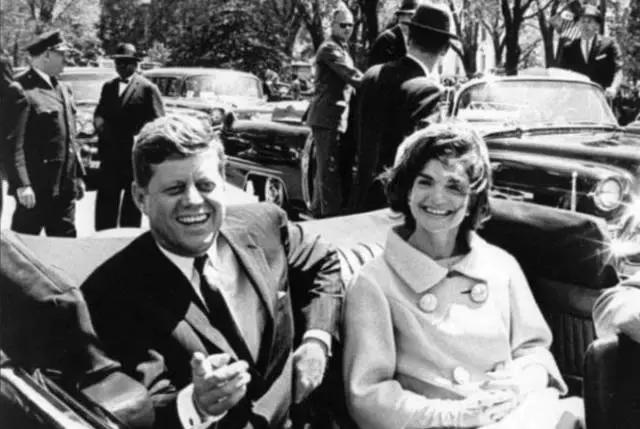 相信我，这一定是朋友圈里最珍贵的照片！