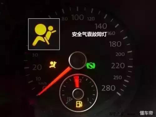 仪表上的警示灯全都亮是怎么回事,汽车仪表亮红灯是什么原因