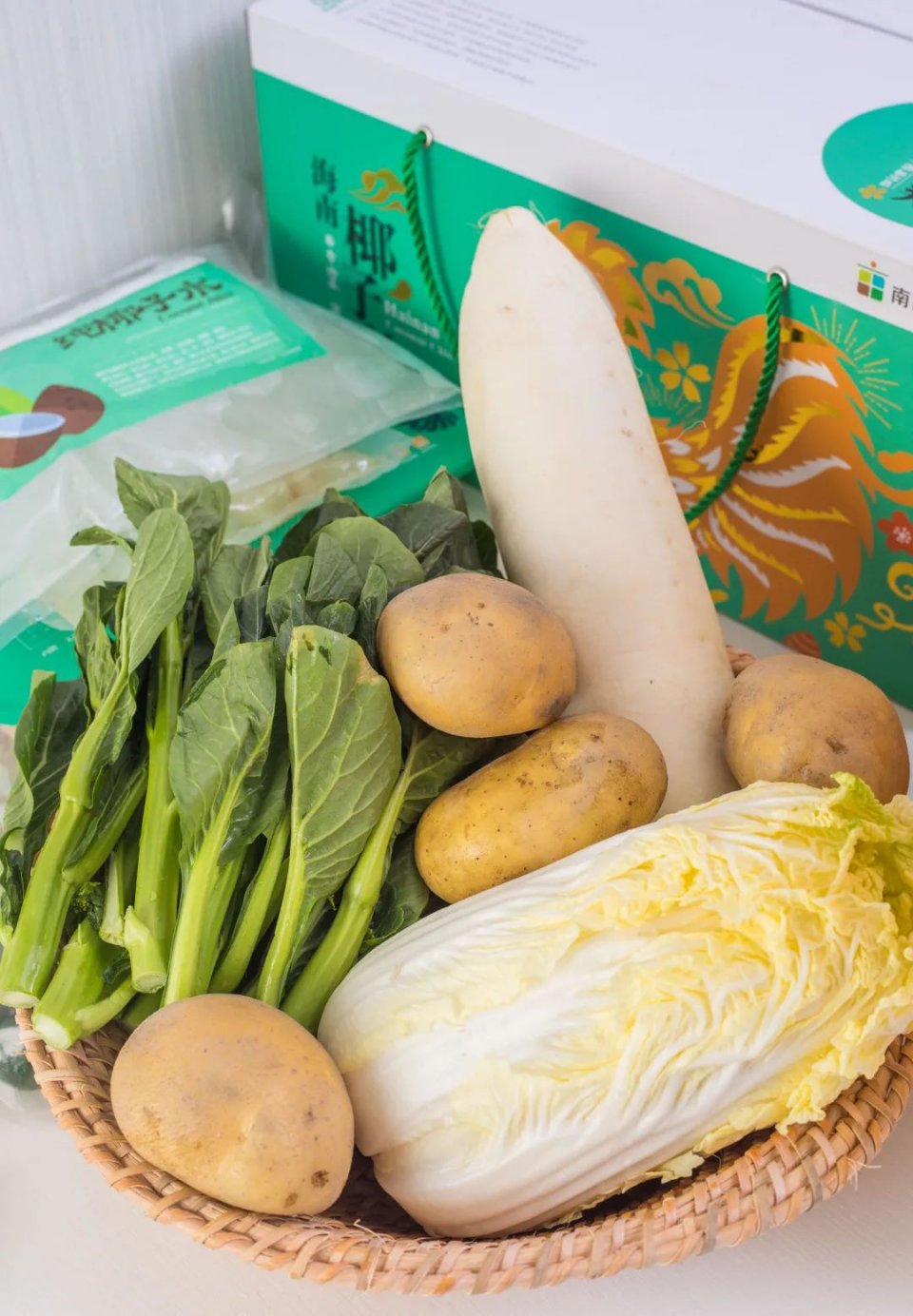 椰子鸡6个人一只鸡够吗,三个椰子原生态椰子鸡188套餐