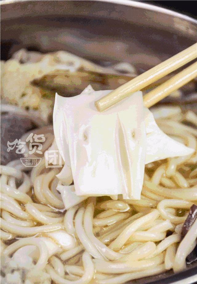 这家店的老板心太坏，放这么多料，是存心为难我胖虎？