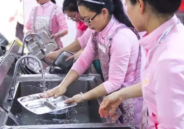 神奇!瞬间让你人见人爱的魅力四法,从此贵人不断,广开善缘