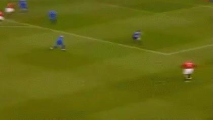 禁区弧顶任意球这几脚堪称世界级,十大经典破门任意球