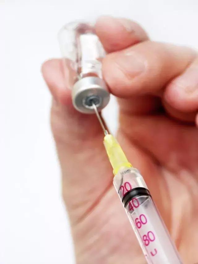 和hiv感染者一起生活会感染吗,跟hiv的感染者一起生活2年没感染