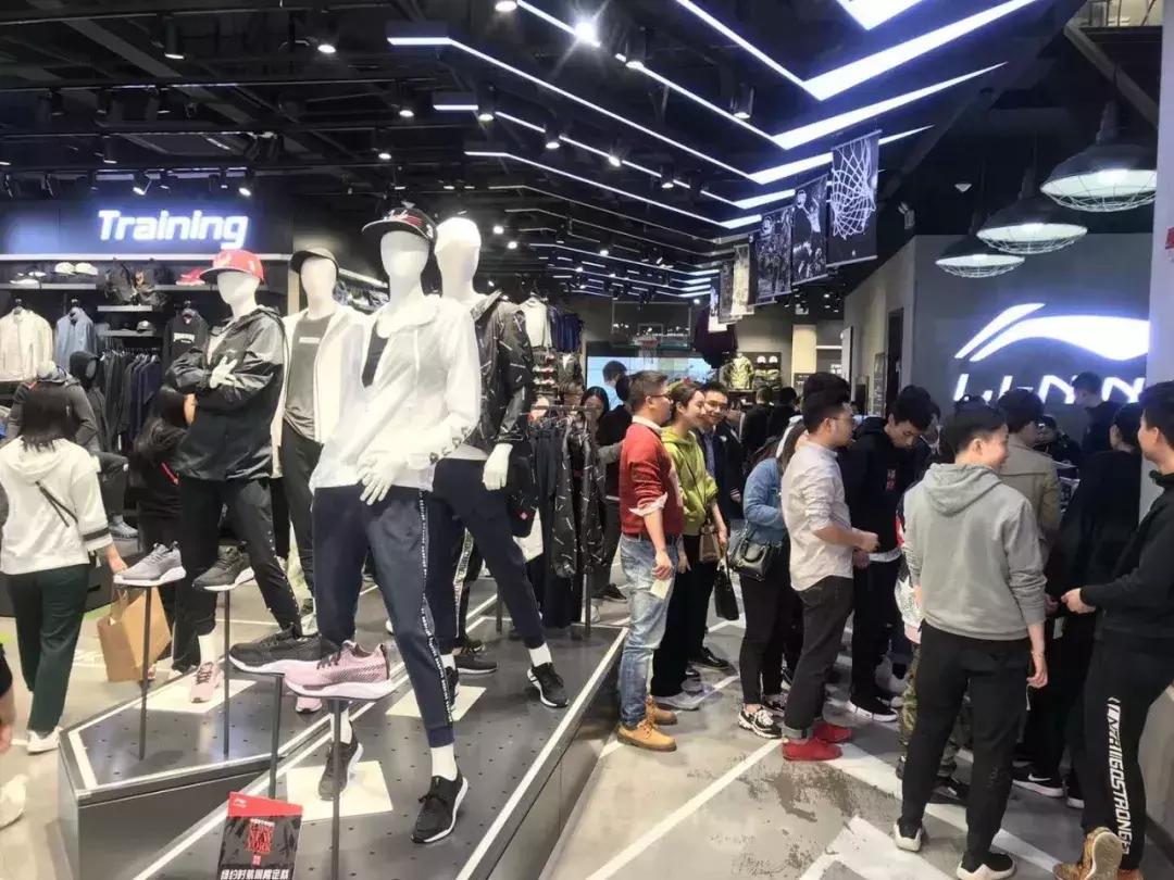 李宁2019时装周外套,2022年李宁时装周爆料