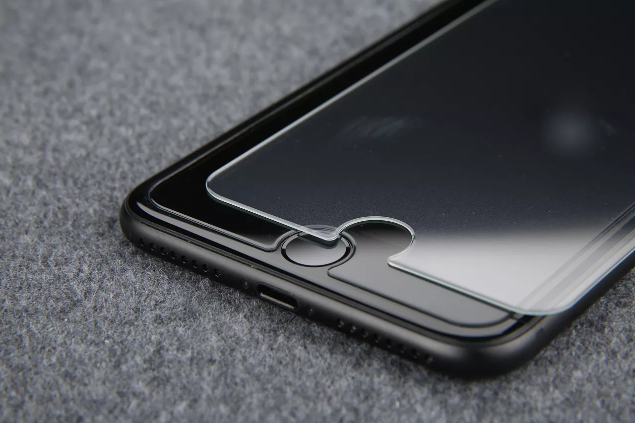 现在的智能手机有必要贴膜吗,现在生产的手机要不要贴膜