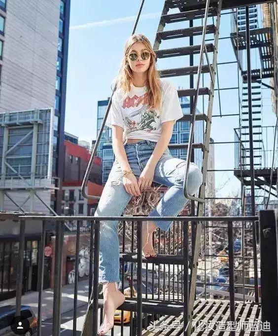 白t恤穿法搭配,t恤的30种穿法高级又时髦