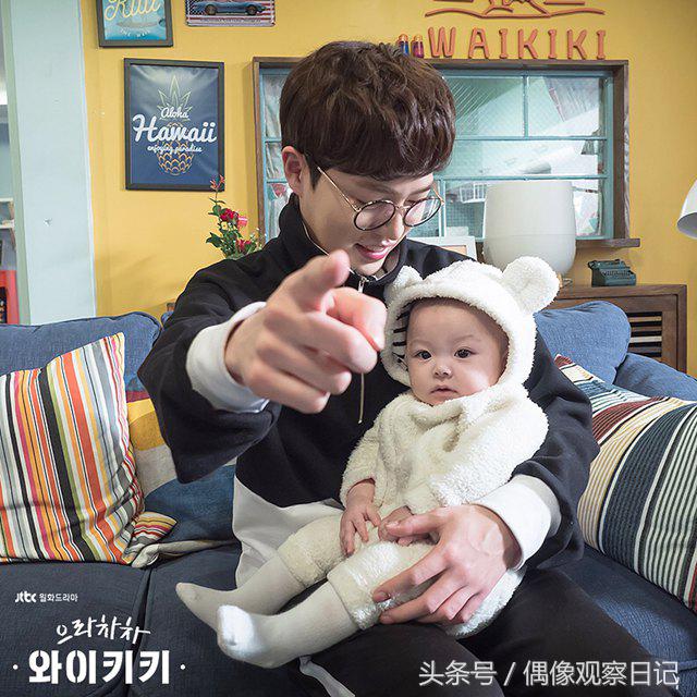 没台词却超抢眼，明星抢着跟她合照！超萌婴儿演员萌翻众人！