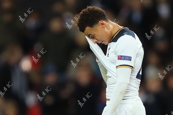 阿里：我才不是*子骗**网友：小伙子还得提高跳水能力