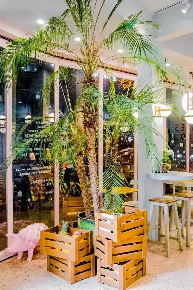 转角遇到猪？！魔都首家粉猪餐厅，吃完变精致的猪猪女孩！