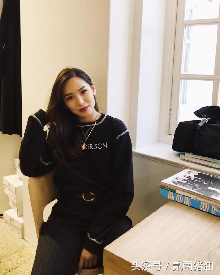 别再一成不变的穿你的Tee了，来些不一样的吧~