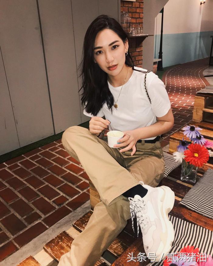 别再一成不变的穿你的Tee了，来些不一样的吧~