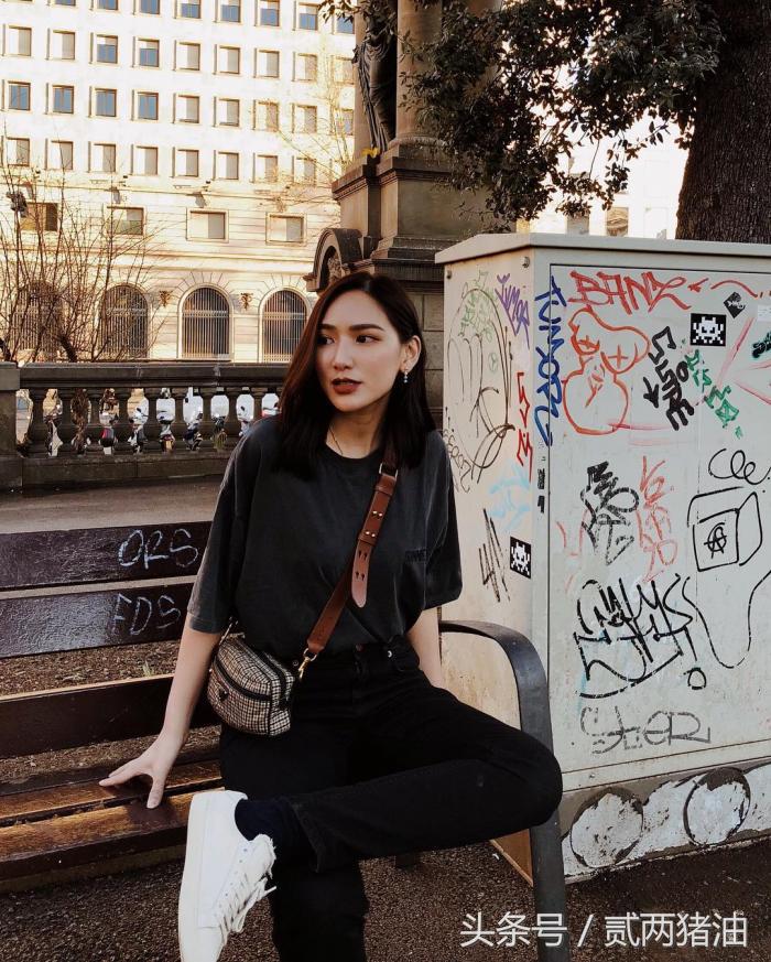 别再一成不变的穿你的Tee了，来些不一样的吧~