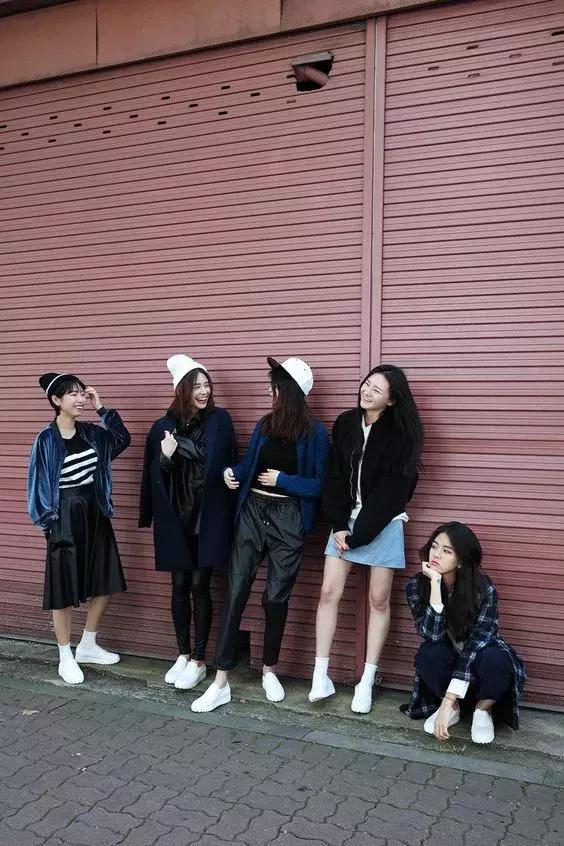 流行的集体拍照姿势,流行照片怎么拍