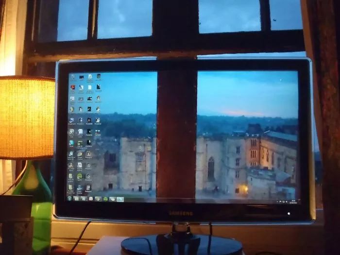 电脑桌面怎么设置图标随意摆放,装逼操作