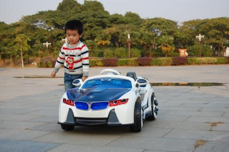 儿童玩具电动汽车怎么选,二手电动汽车如何选购