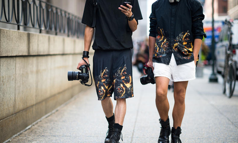 纪梵希图案t恤,背后有纪梵希图标的t恤