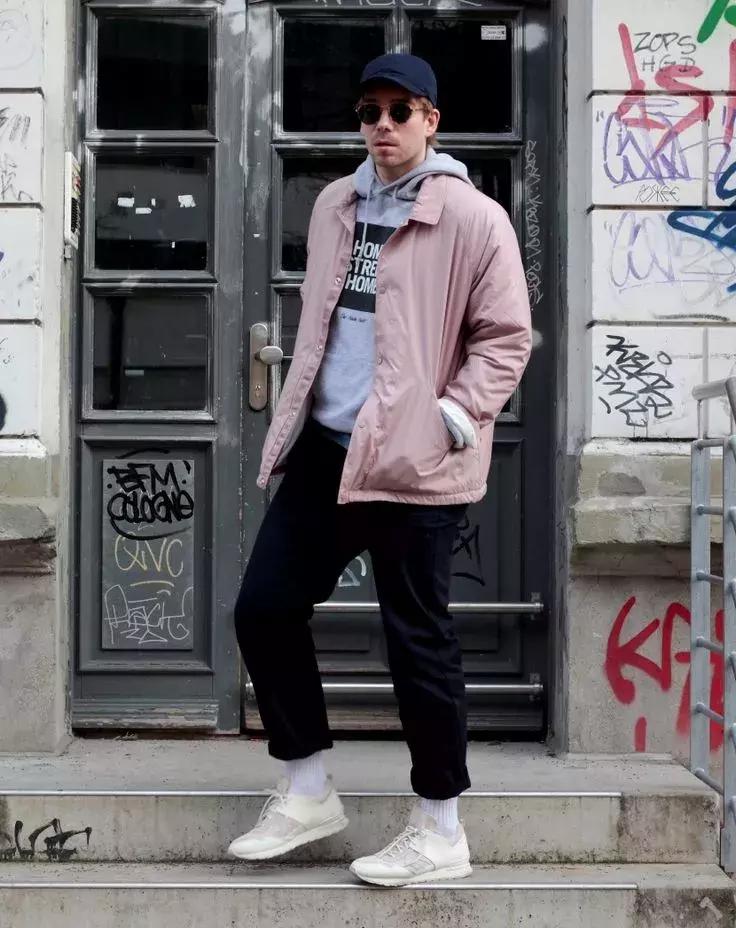 男士墨绿色帽衫怎么搭,不只有黑白色的男生穿搭