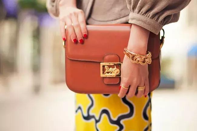 什么方法可以淘到大牌小样,loewe和celine草编包哪个好