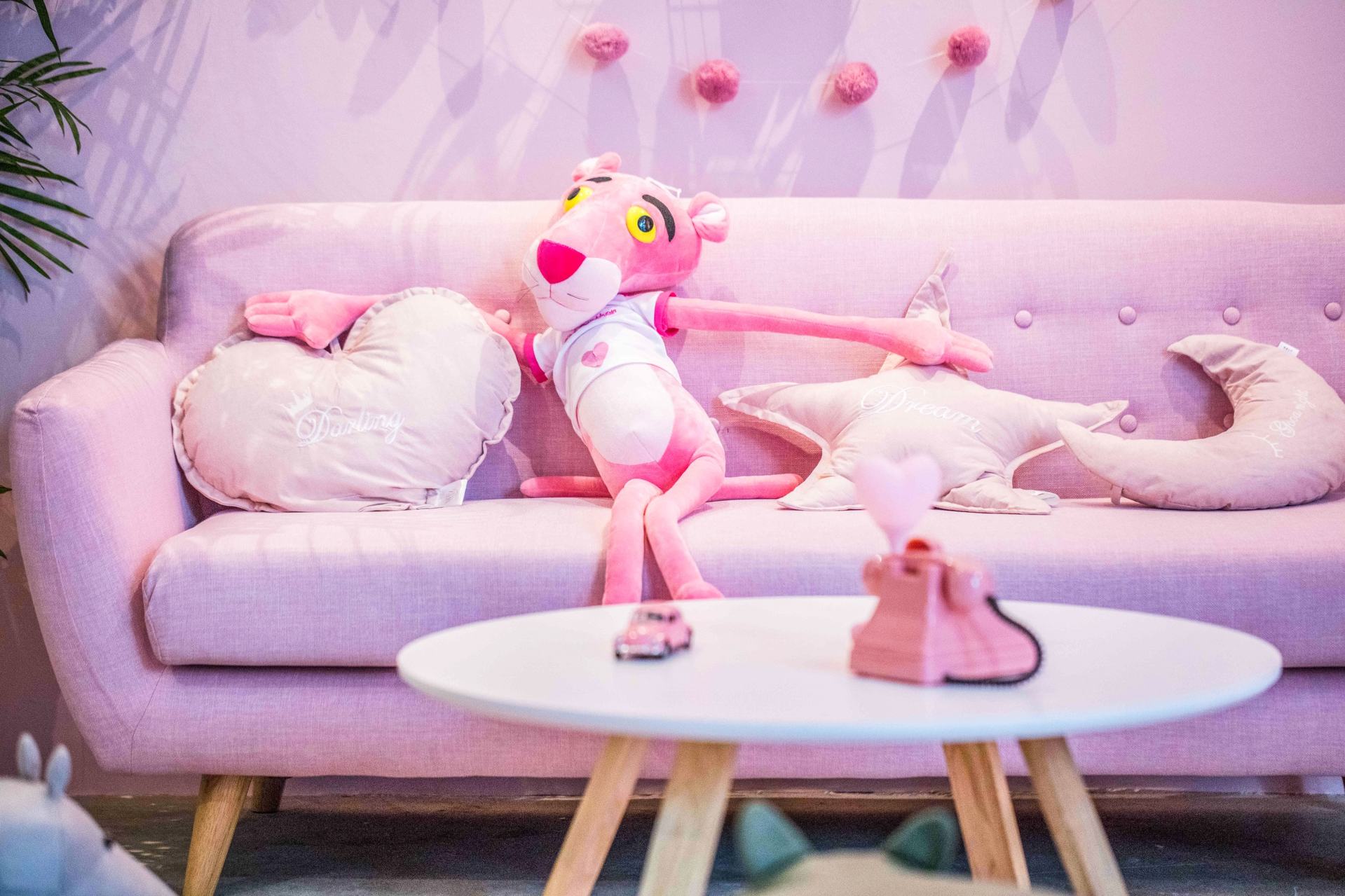 骰王免单！魔都首家粉色轰趴馆来啦，还是思聪、sky开的！