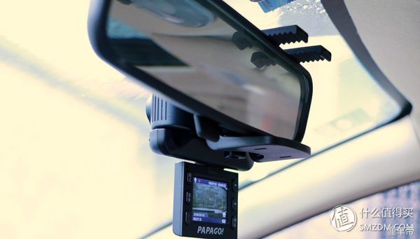 行车记录仪装上去怎么设置,行车记录仪装卡位置