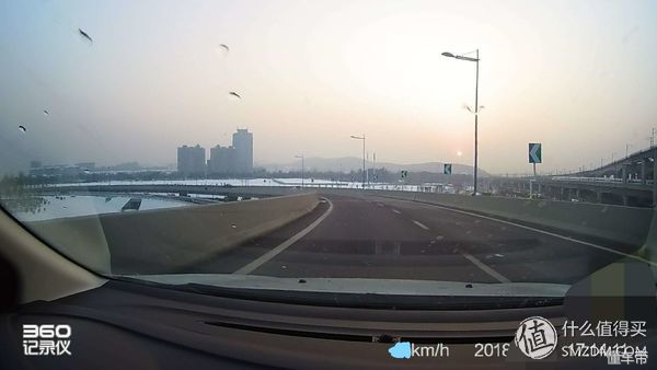 行车记录仪装上去怎么设置,行车记录仪装卡位置