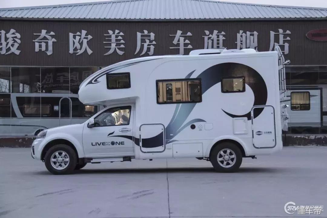32万买房车,42万块钱买了一辆房车自驾游
