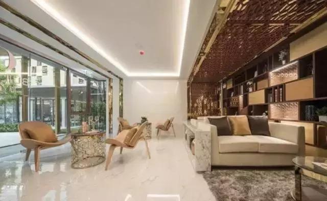 新华人聚集区+CBD中央居住社区，投资，自住，都很适合你！