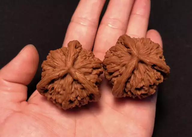 文玩核桃上油后变黄怎么办,文玩核桃上油发黑怎么处理