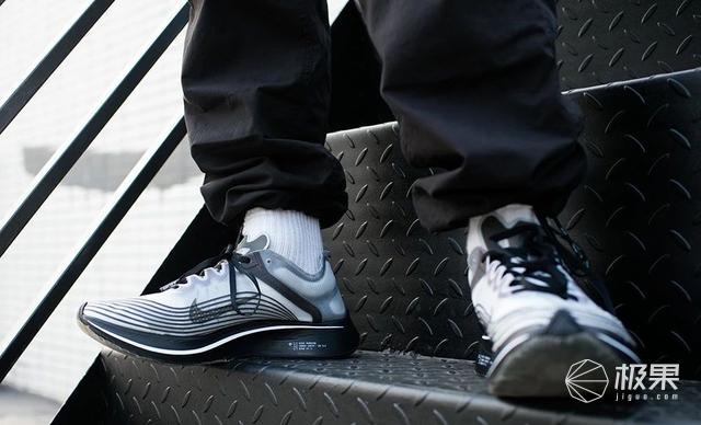 首发试穿顺丰×耐克定制快递服：能配它的只有特斯拉定制三蹦子！