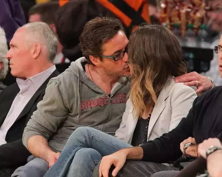 漫威钢铁侠和唐尼,漫威钢铁侠小罗伯特唐尼签名照