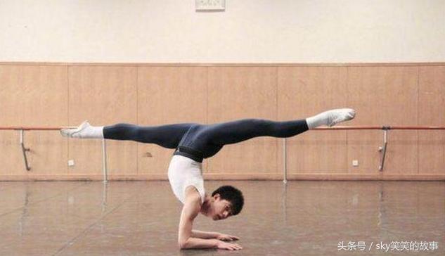 男明星邪魅一笑杨洋,男明星一字马大比拼杨洋