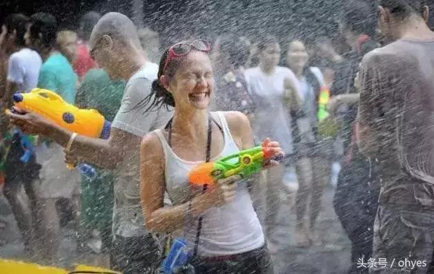 泰国泼水节游玩穿搭,泰国泼水节游玩的最全攻略