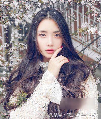 这个季节最流行的发型谁扎谁好看,春季发型扎法简单又好看中短发