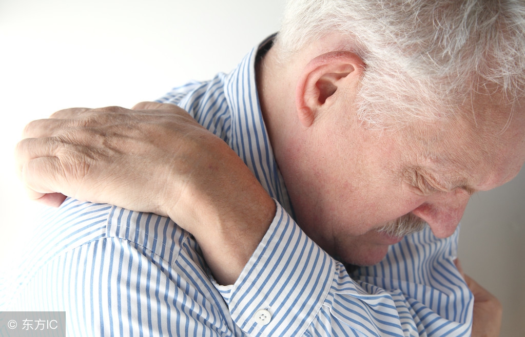 皮肤红疹瘙痒越热越痒啥原因,皮肤瘙痒用热水烫越烫越痒