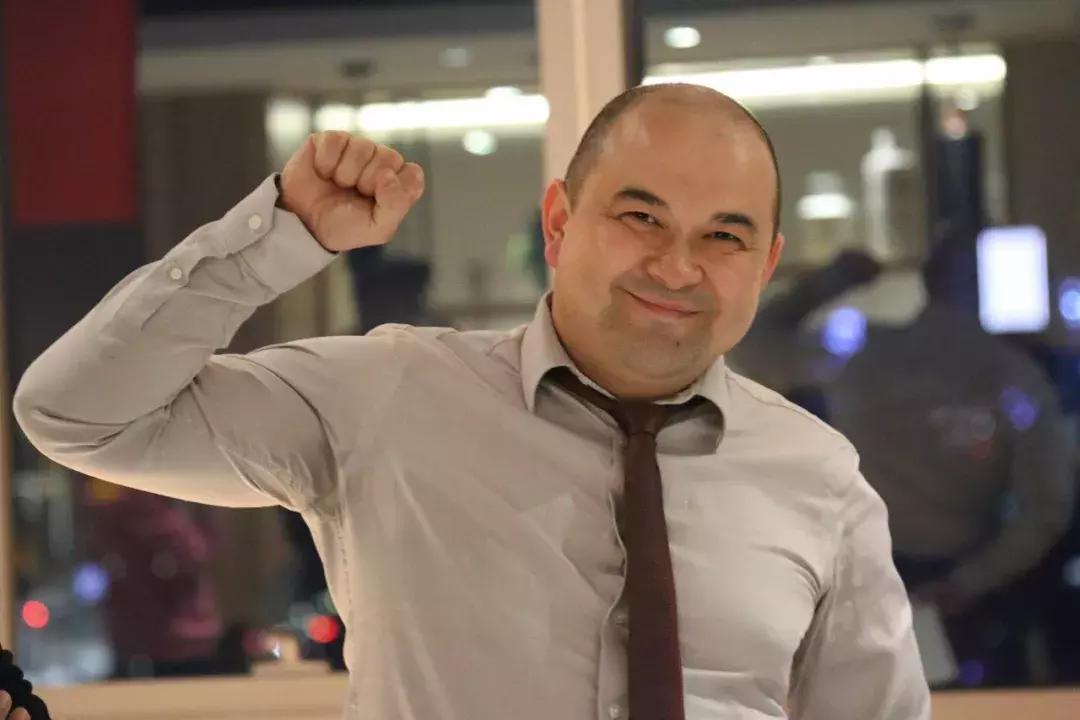 从借钱上学,到坐拥五家公司,这位俄罗斯小哥简直开了挂