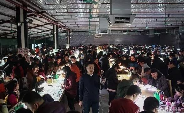 直播卖翡翠真的有那么多人买吗,翡翠直播怎么卖得那么便宜