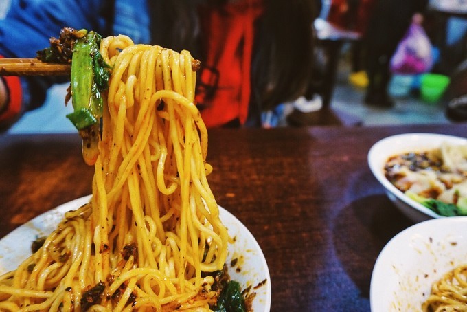 重庆是个美丽的山城,重庆去感受你走过的路