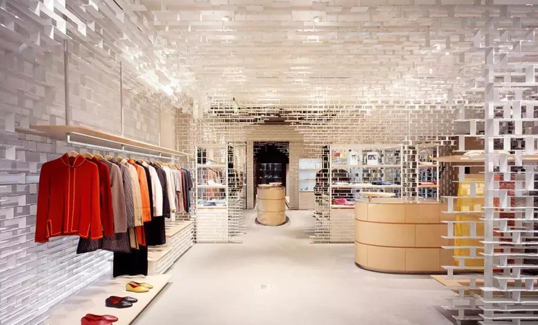 现在年轻人对奢侈品的看法,奢侈品为什么中外态度不同