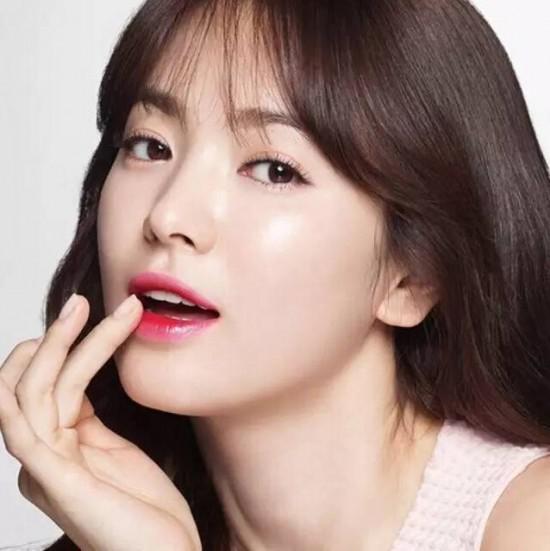 明星彩妆红唇妆容教程,明星妆唇妆