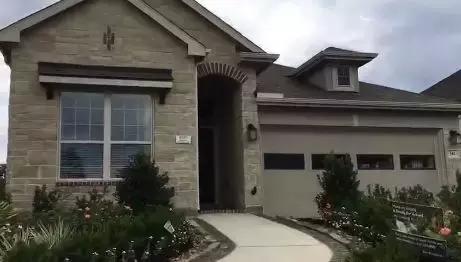 你的代购也许是个假“白富美”，人生如戏，全靠演技……