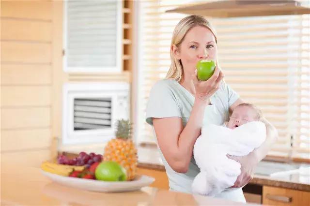 为什么坐月子不注意会落下月子病,在坐月子时怎么补救月子病