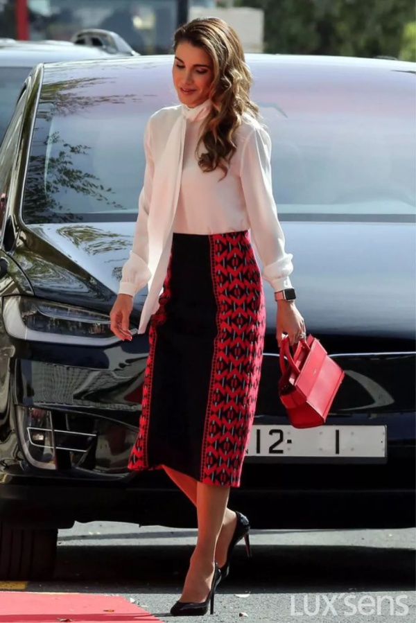 纪梵希包包鞋子哪个国家买最便宜,想买纪梵希口红不知道买哪款