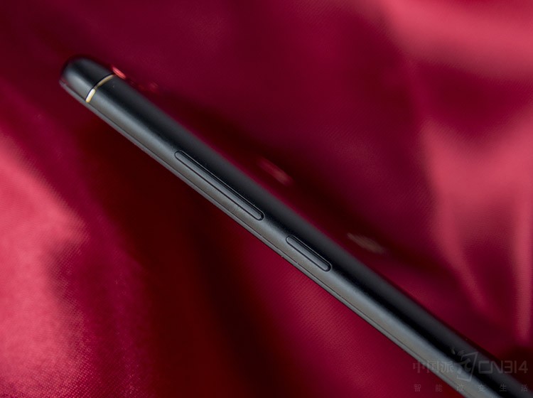 努比亚30w双口氮化镓快充测评,努比亚全面屏手机测评