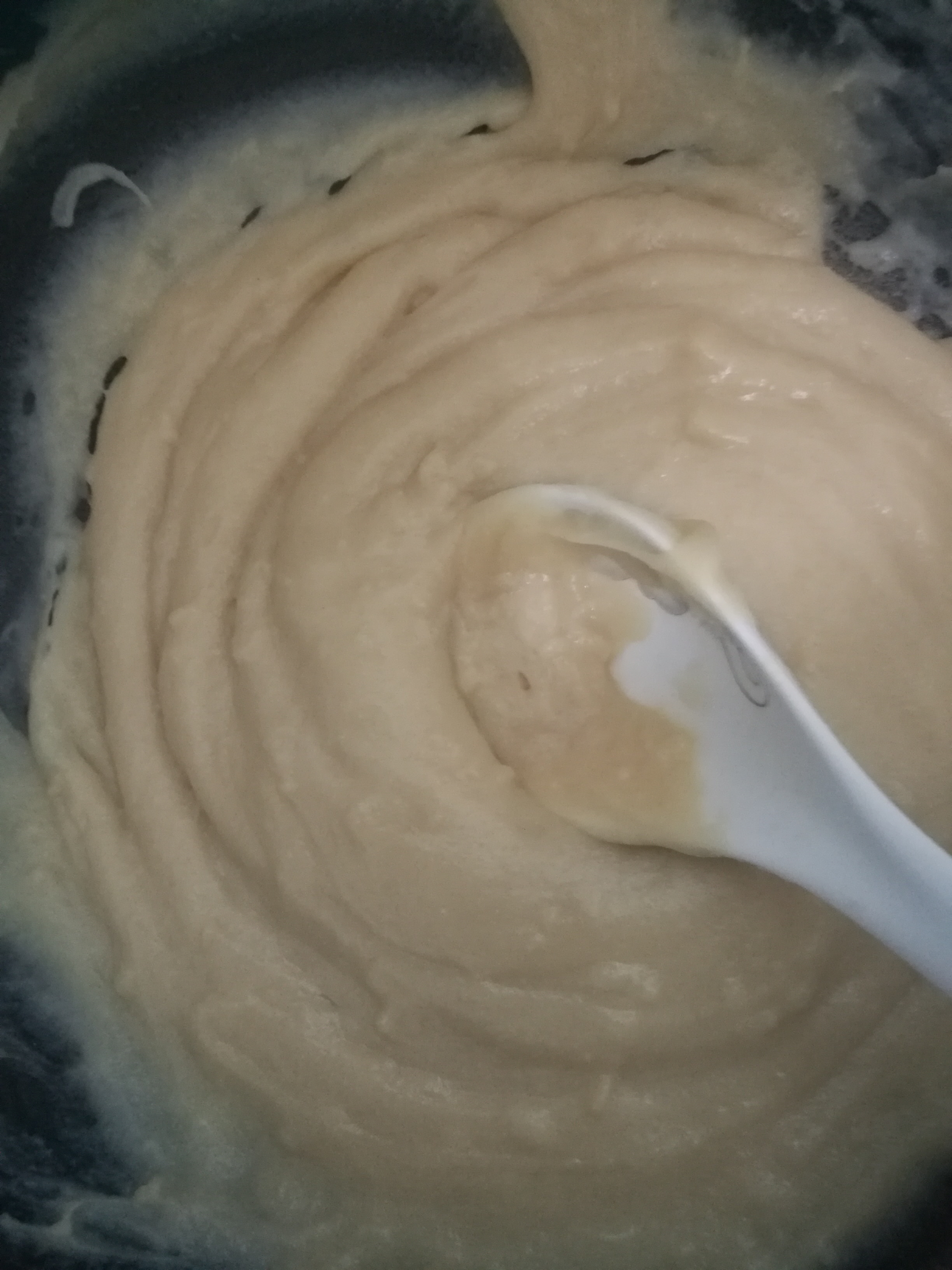 怎样制作豌豆凉粉更有筋道而好吃,自己在家做爽口筋道的豌豆凉粉儿