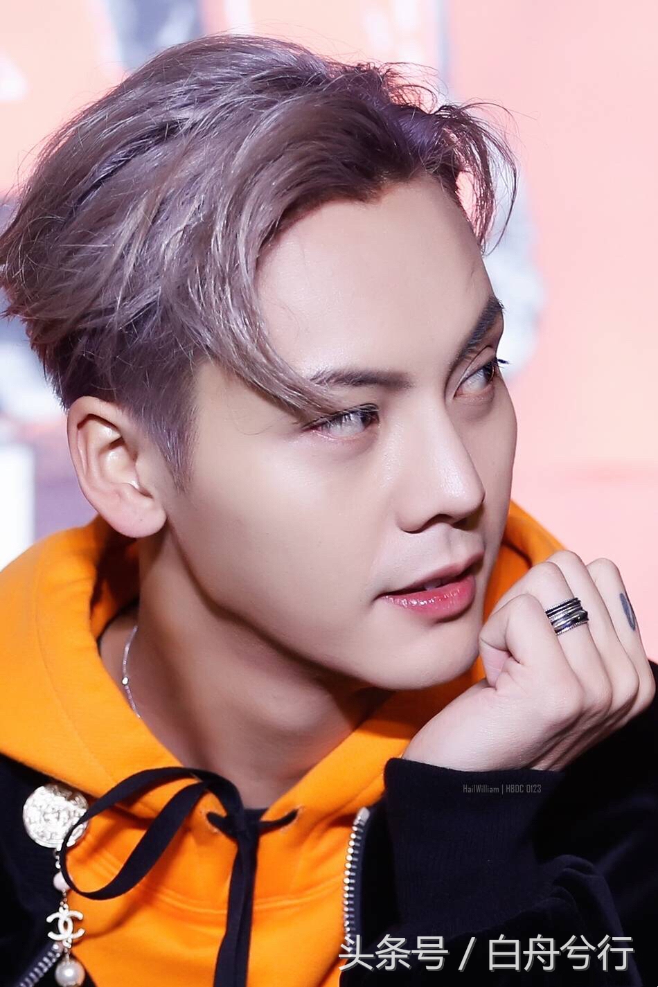 陈伟霆的女皇搓澡忙 陈怼怼大喝：秃噜皮啦 有意思吗？