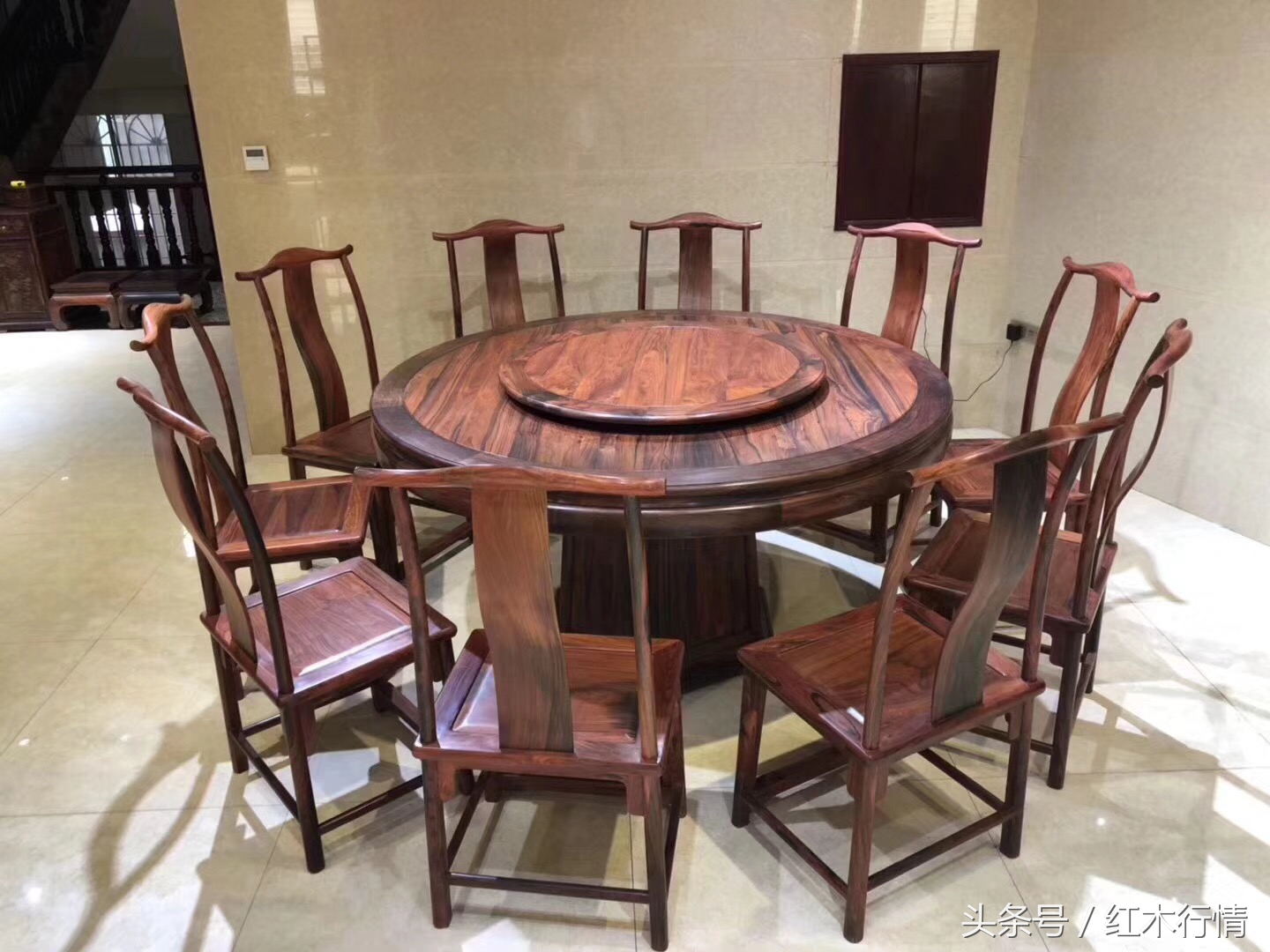 最流行的红木餐桌,哪种红木餐桌最实用好看