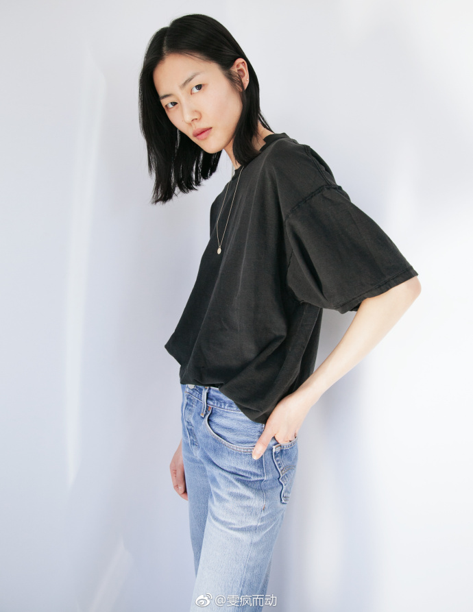 刘雯照片摆拍姿势的摆法,拍照高级pose刘雯站立走秀