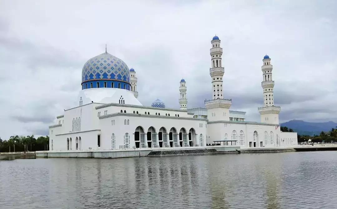 仙本那和印度尼西亚潜水哪个更好,仙本那彩湖潜水度假村多少钱一天